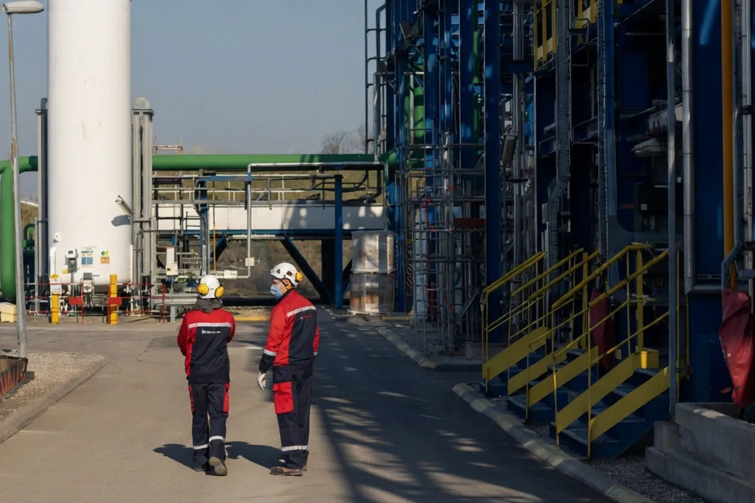 EU Hydrogen Strategy Faces Reality Check as Production Targets Slip