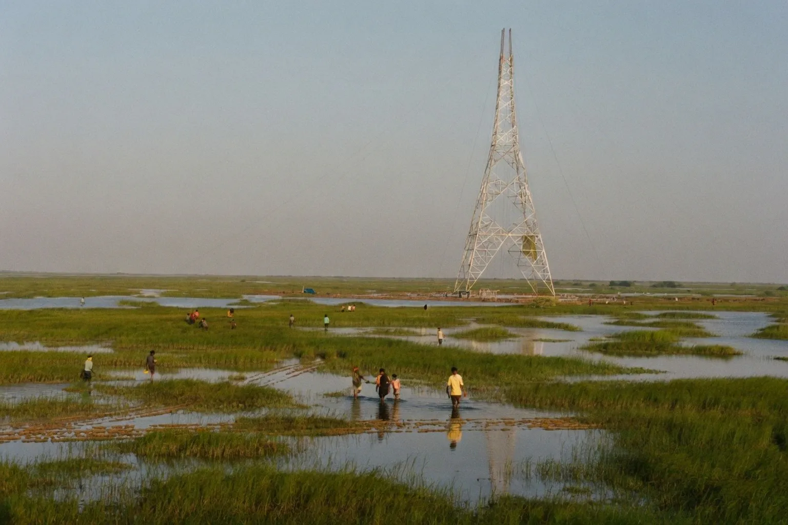 India’s Renewable Energy Surge Faces Critical Grid and Storage Bottlenecks