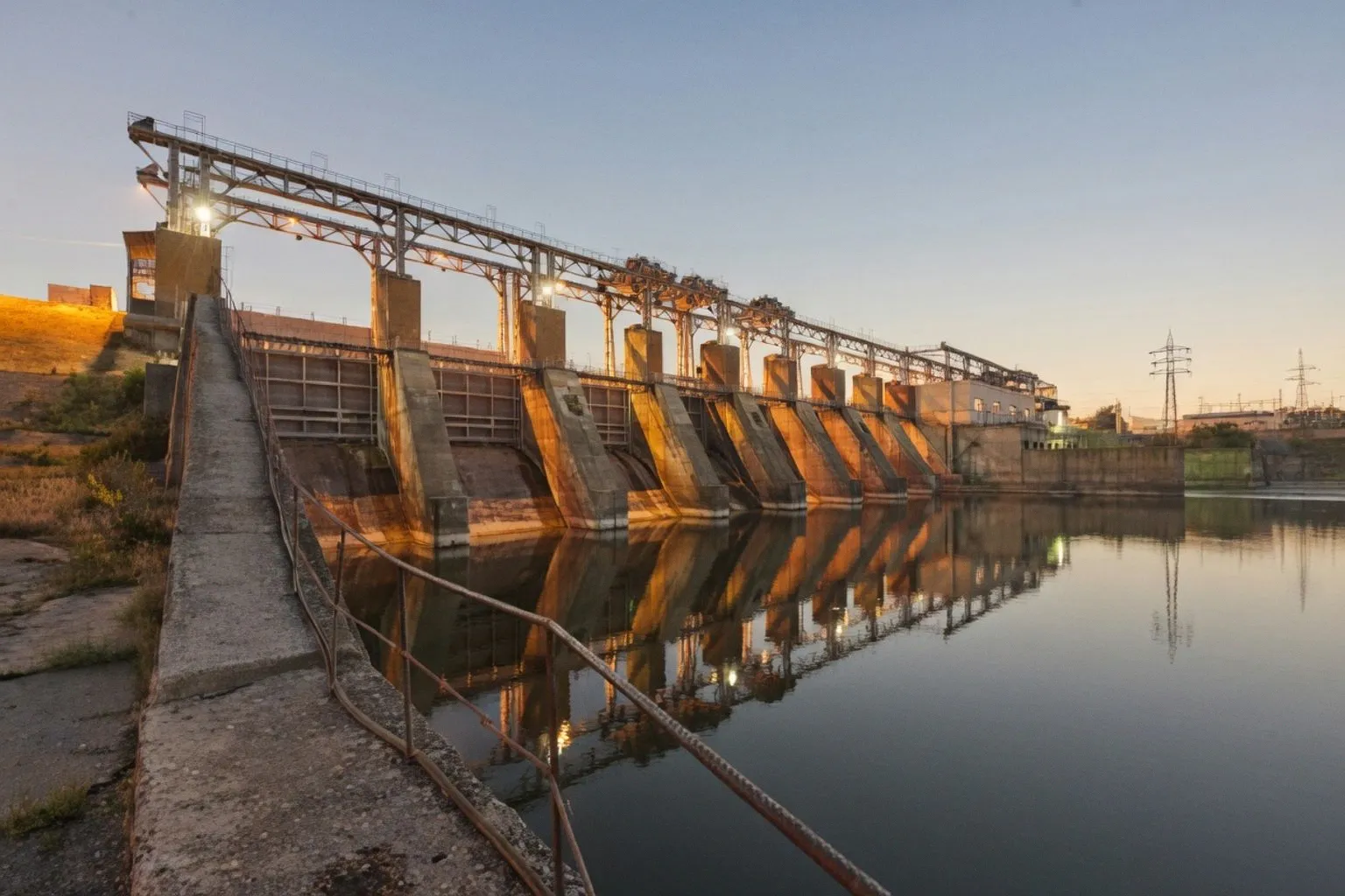 IUCN and CREEI Partner to Integrate Biodiversity Safeguards into Hydropower Development