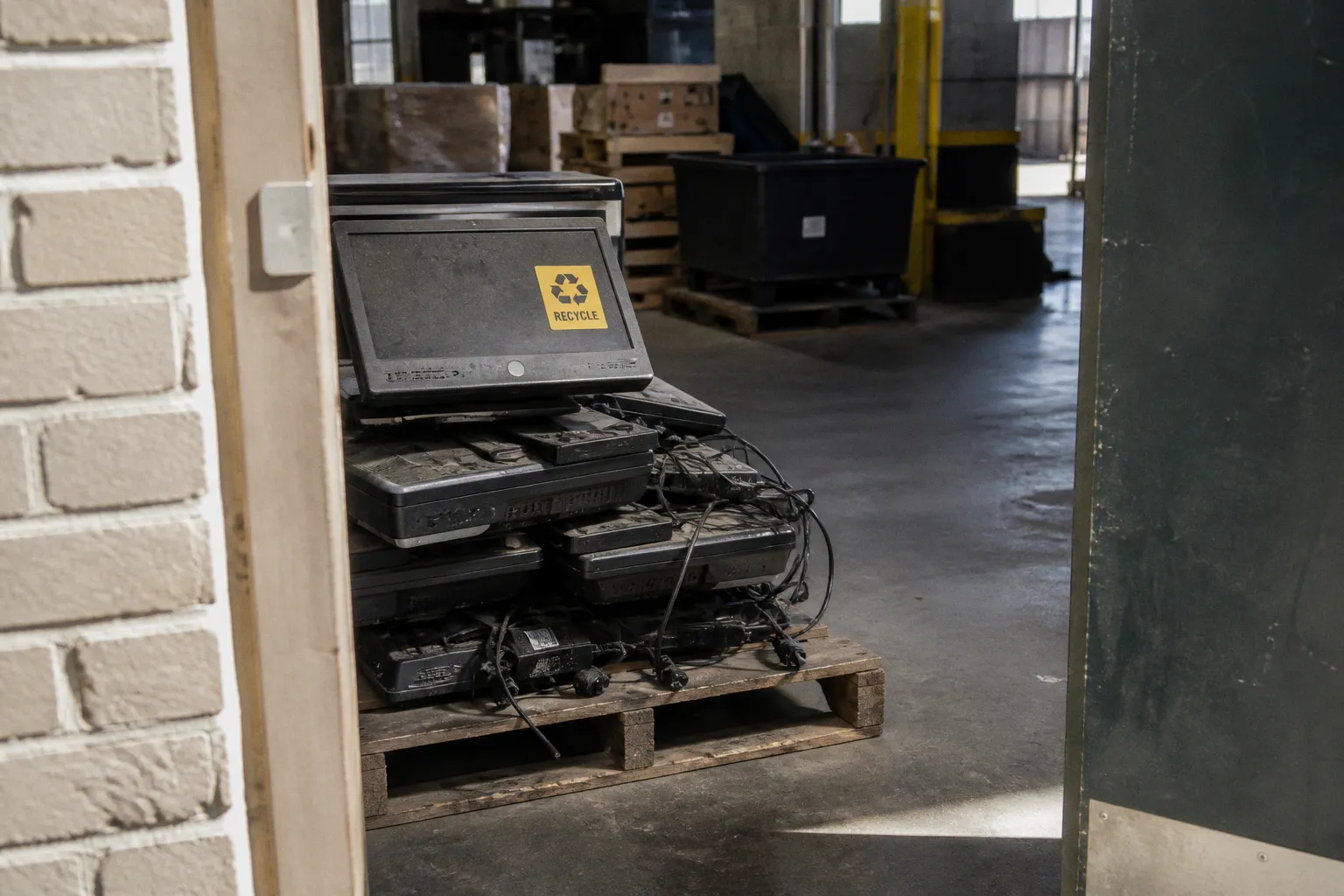 Remote employee e-waste: setting up a return policy