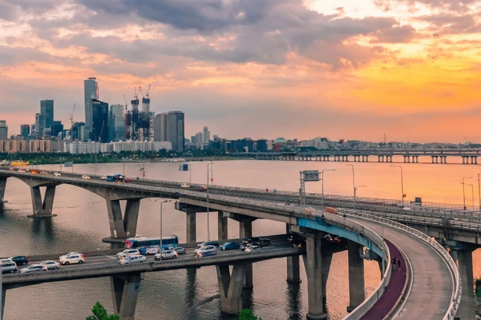 Solving the Grid Balancing Challenge in a Decarbonizing Power Market